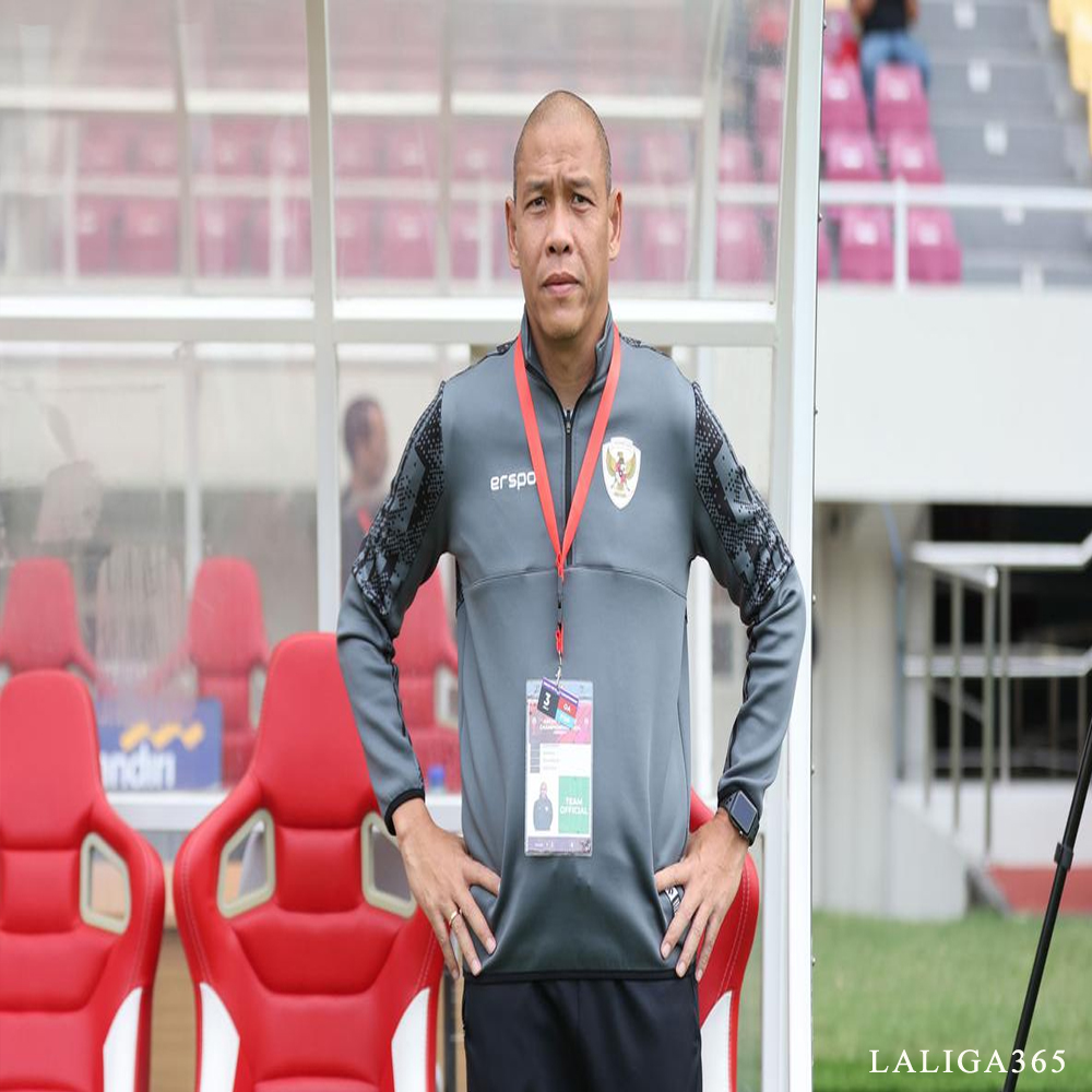 Pelatih kepala Timnas Indonesia U-16, Nova Arianto jelang dimulainya laga perebutan tempat ketiga Piala AFF U-16 2024 menghadapi Timnas Vietnam U-16 di Stadion Manahan, Solo, Rabu (3/7/2024).