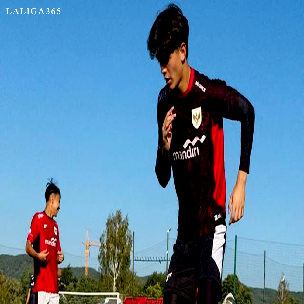 Aksi Mike Rajasa Hoppenbrouwers bersama Timnas Indonesia U-17 (Instagram/mh.rajasa)