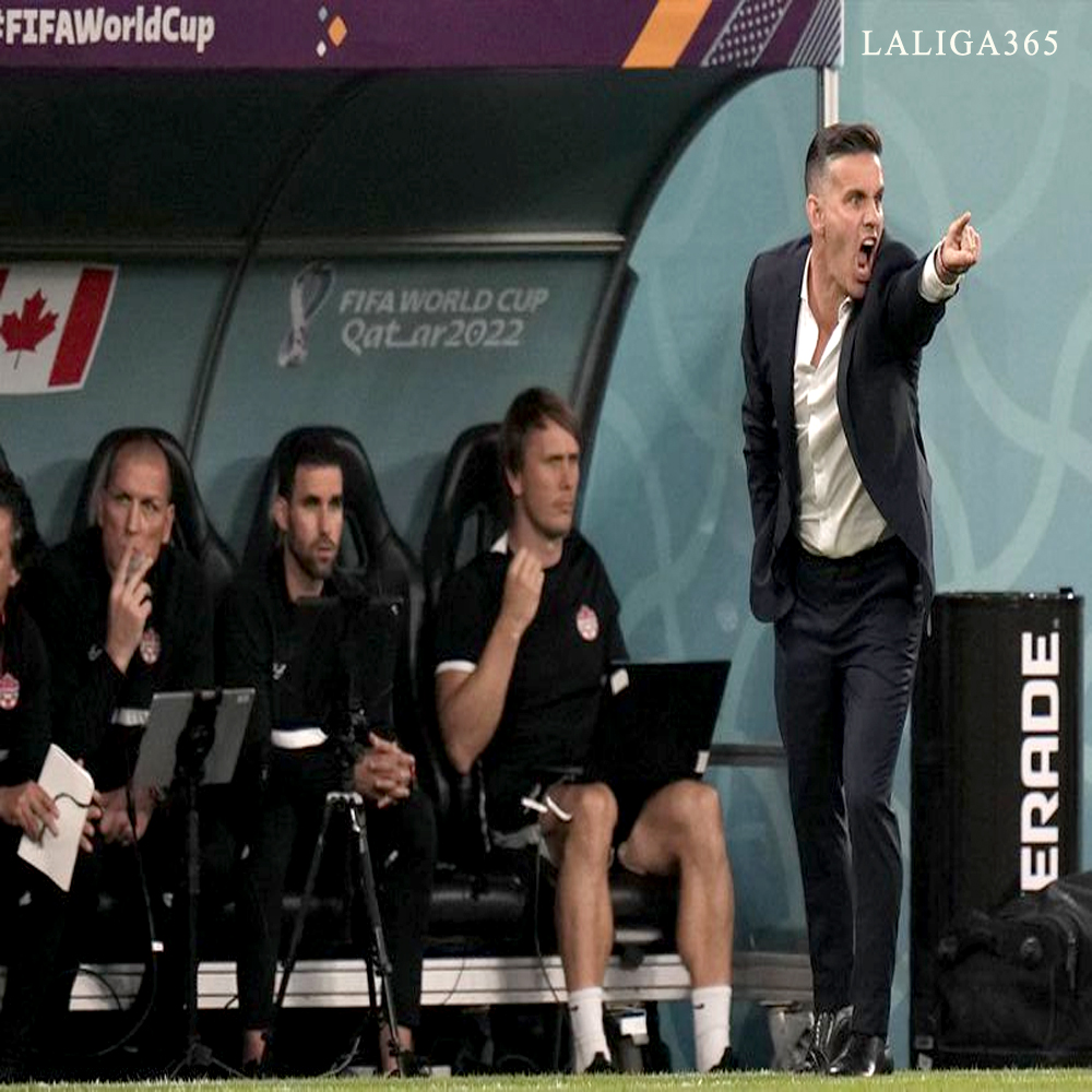 Pelatih timnas Kanada, John Herdman di Piala Dunia 2022. (c) AP Photo/Hassan Ammar