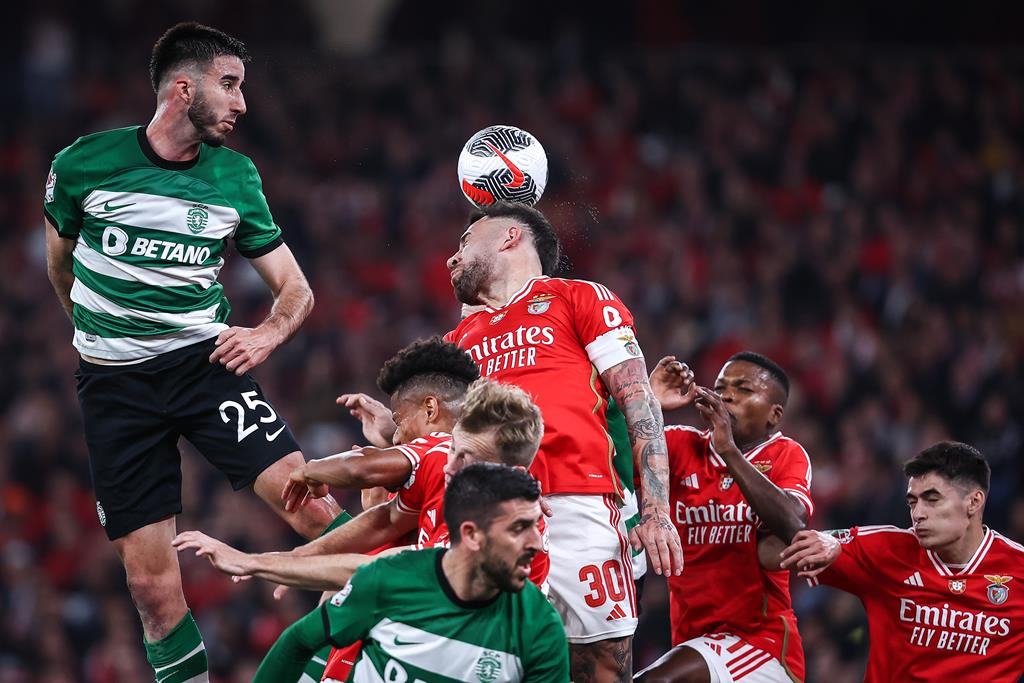 Statistik Benfica vs Sporting Lisbon 6 Des 2025 Derby de Lisboa — selalu menjadi momen krusial dalam kalender sepak bola Portugis. Statistik Benfica vs Sporting Lisbon 6 Des 2025
