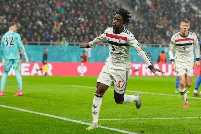 Selebrasi Kobbie Mainoo dalam laga Liga Europa antara FCSB vs Manchester United, Jumat (31/1/2025)