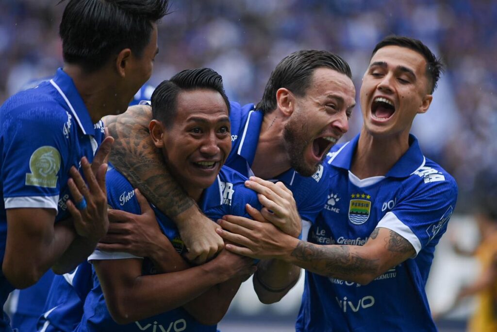 Persib Bandung Bungkam 10 Pemain Persija dan Rebut Takhta Liga 1