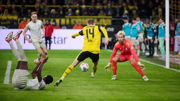 Borussia Dortmund Tundukkan Werder Bremen