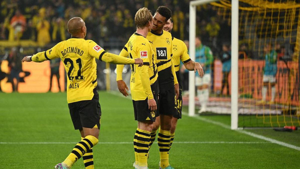 Borussia Dortmund Tundukkan Werder Bremen
