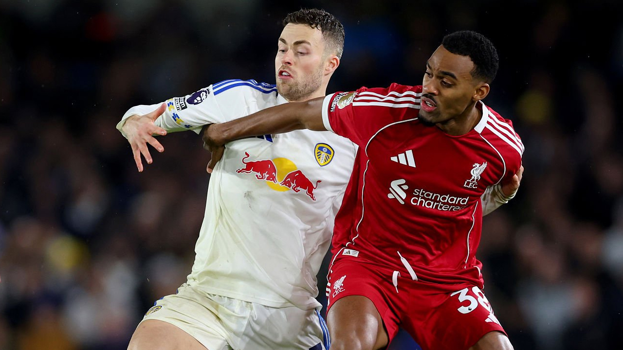 Liverpool Ditahan Imbang Leeds United, The Reds Gagal Amankan Tiga Poin dalam laga yang berlangsung sengit dan penuh intensitas. Liverpool Ditahan Imbang Leeds United