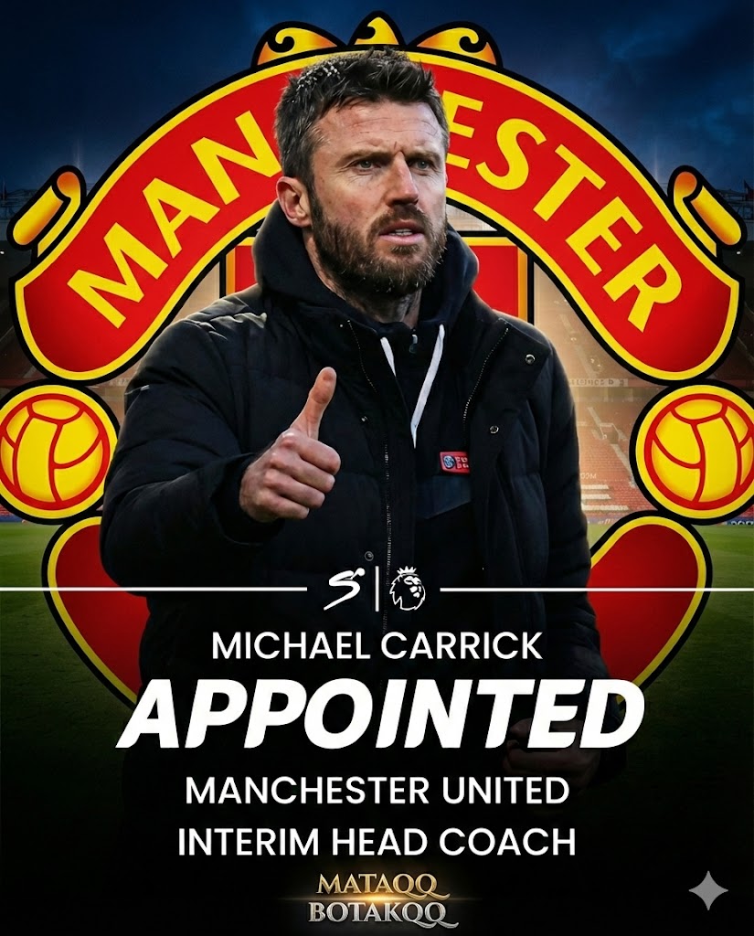 Michael Carrick memimpin sesi latihan Manchester United