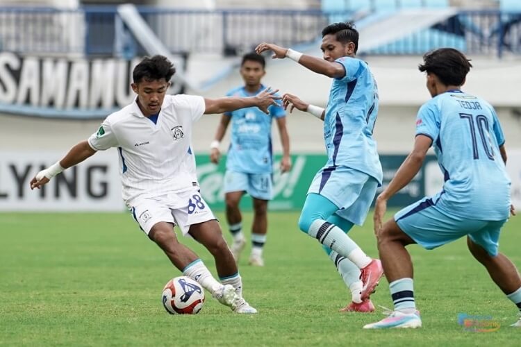 Persela Raih Tiga Poin Usai Kalahkan Persiba 2-0 yang berlangsung sengit dan penuh determinasi tinggi dari kedua tim Persela Raih Tiga Poin Usai Kalahkan Persiba