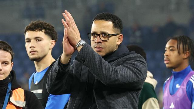 Chelsea pecat Liam Rosenior setelah hasil buruk