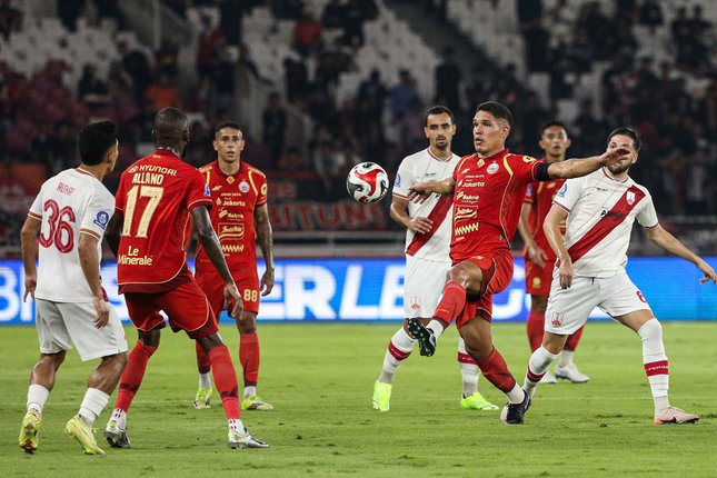 Jean Mota mencetak gol dalam laga Persija vs Persis