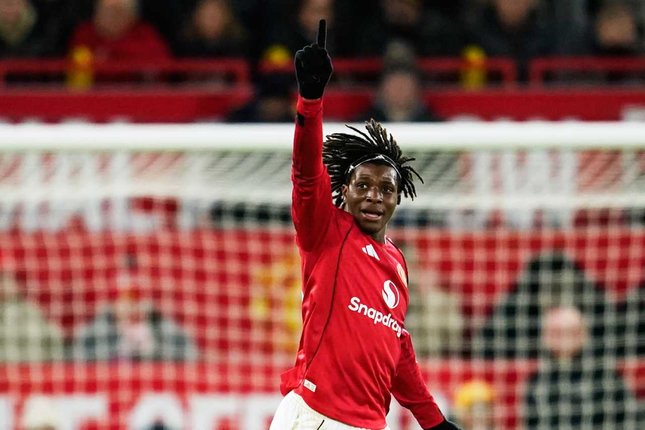 Patrick Dorgu mencetak gol dan assist saat Manchester United menang 3-0 atas Brighton pada laga terakhir Premier League 2025/2026
