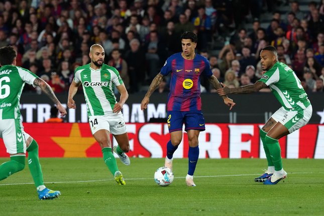 Gol Joao Cancelo dalam laga Barcelona vs Real Betis