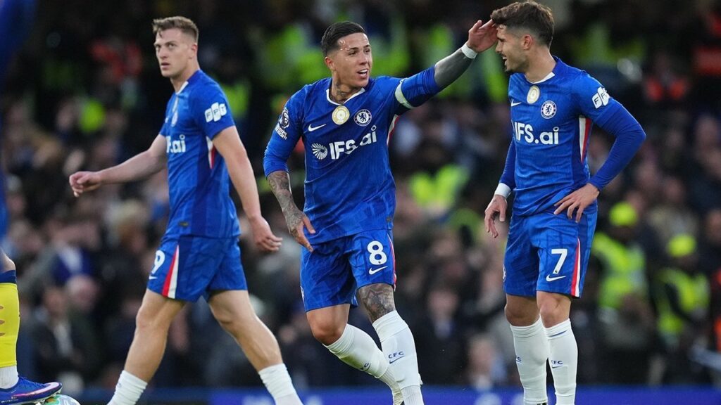 Chelsea vs Tottenham saat Enzo Fernandez mencetak gol untuk Chelsea