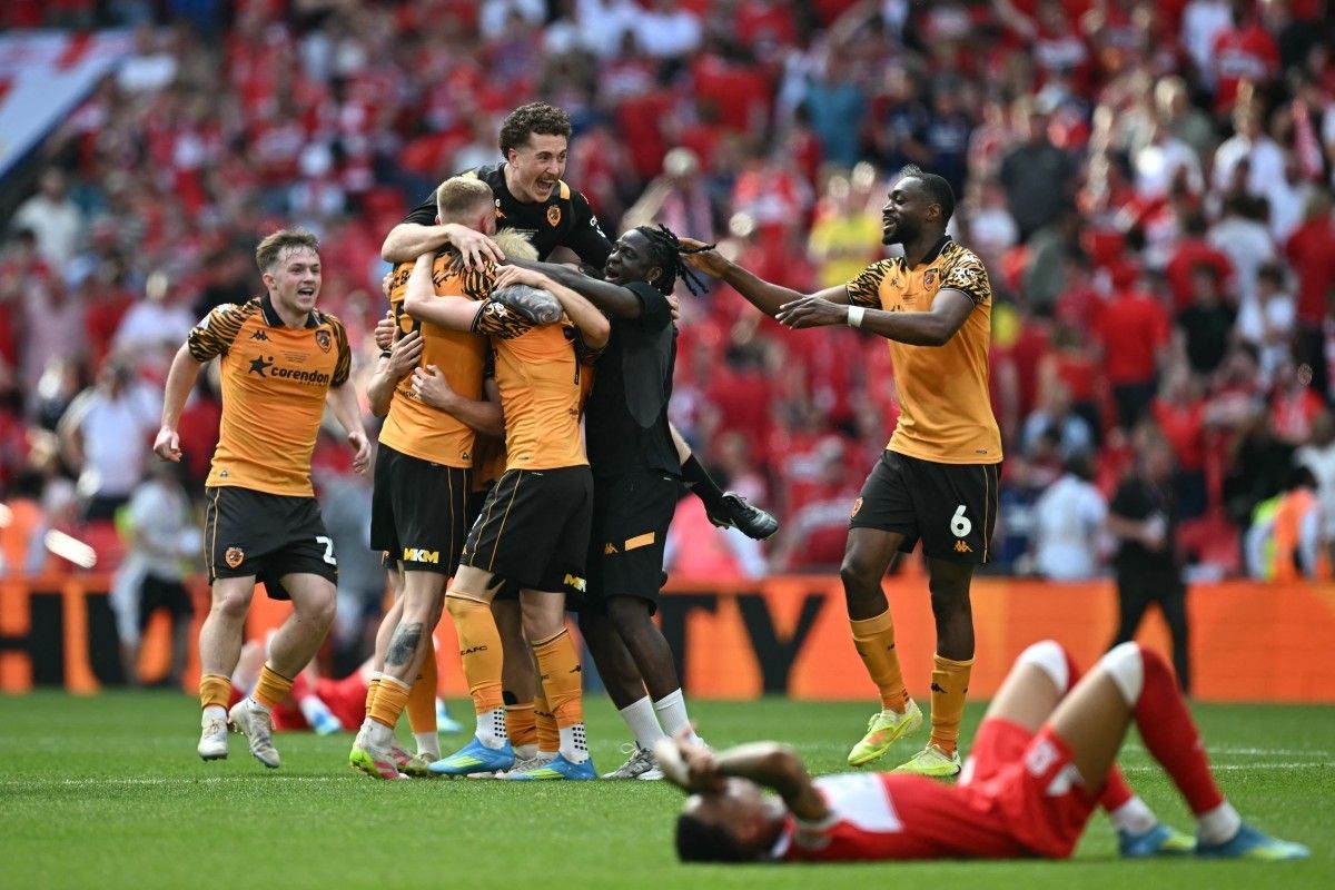 Pemain Hull City menghadapi Middlesbrough di final Championship