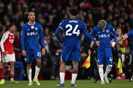 Para pemain Chelsea tampak lesu di lapangan setelah menjalani laga yang sulit