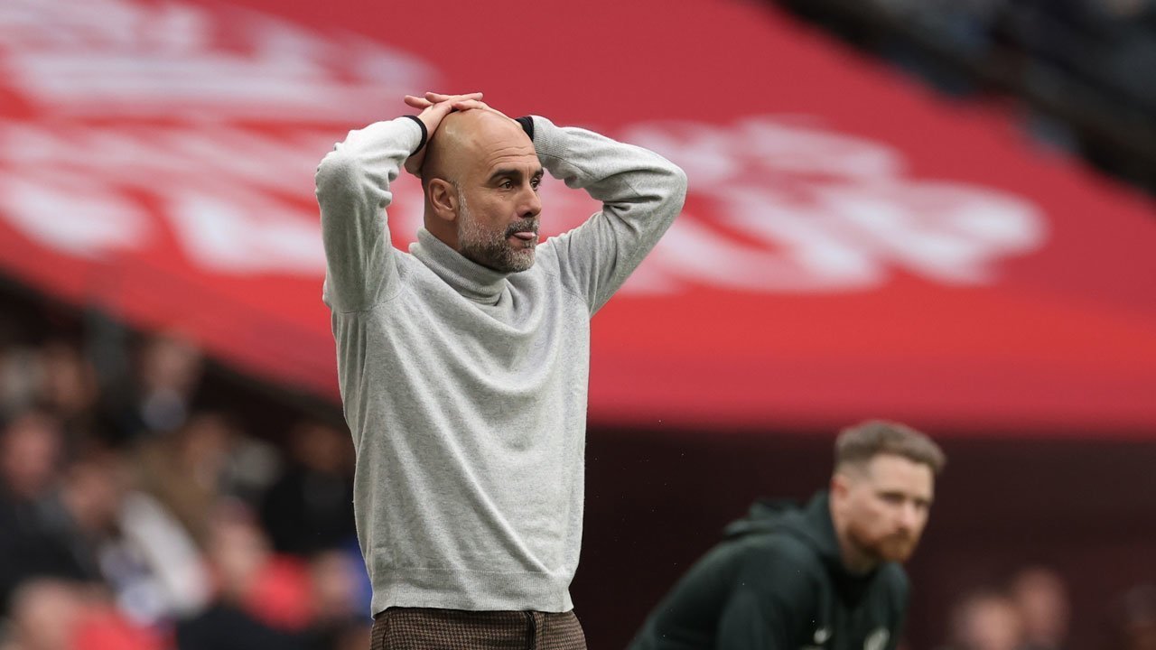 Semenyo berbicara dengan Pep Guardiola setelah laga final
