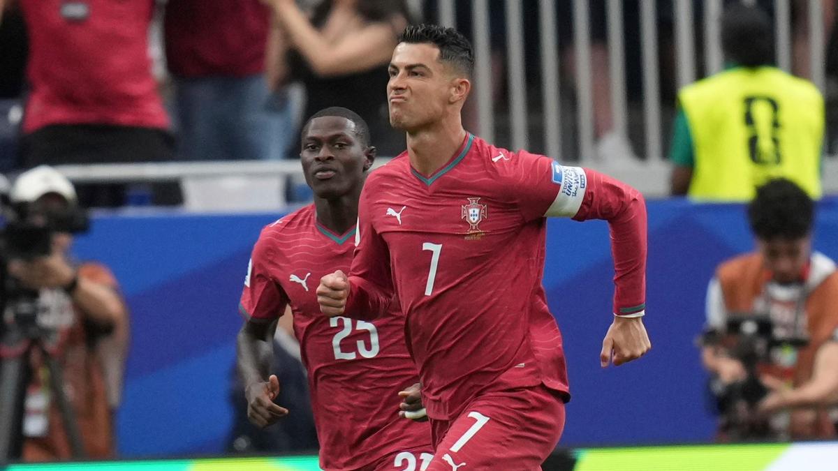 Ronaldo Menggila! Dua Gol CR7