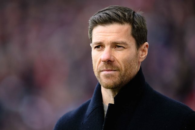 Granit Xhaka dan Xabi Alonso berpotensi bereuni di Chelsea musim 2026.