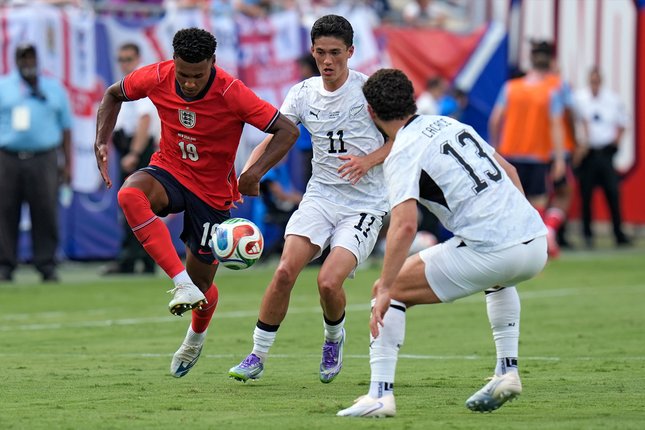 Inggris tampil dominan pada babak pertama melawan Selandia Baru