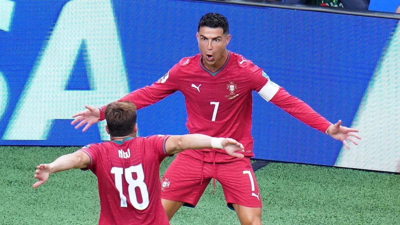 Ronaldo Menggila! Dua Gol CR7