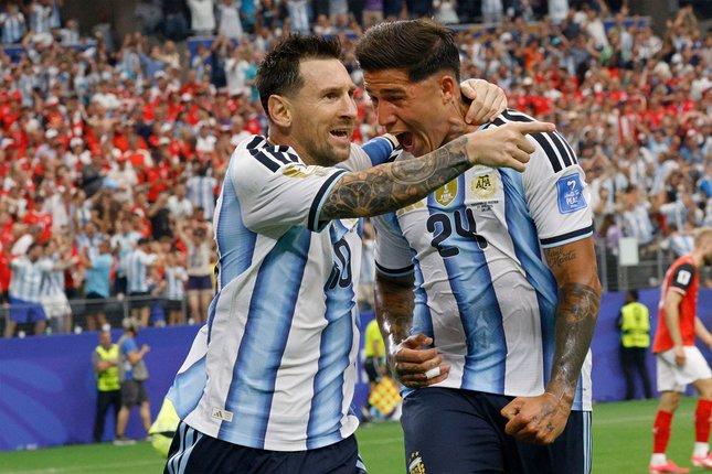 Lionel Messi memimpin serangan Argentina melawan Austria