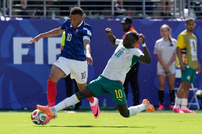Prancis vs Senegal ketika Kylian Mbappe mencetak gol pembuka untuk Prancis