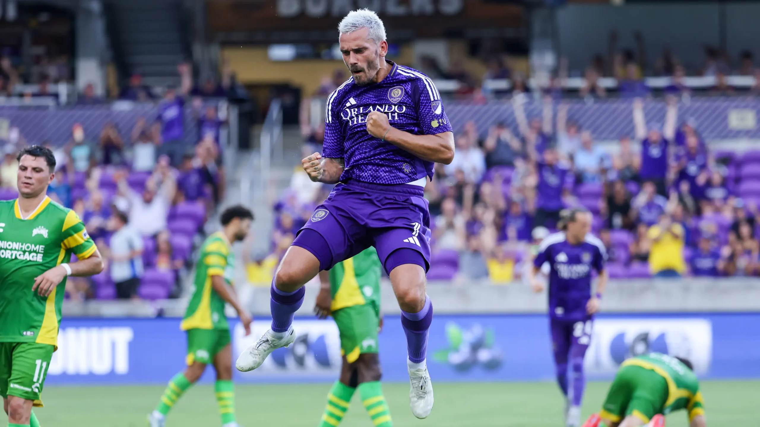 Gol Antoine Griezmann pada debut bersama Orlando City di MLS