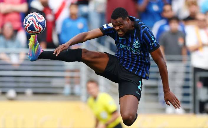 Denzel Dumfries Resmi Gabung Real Madrid
