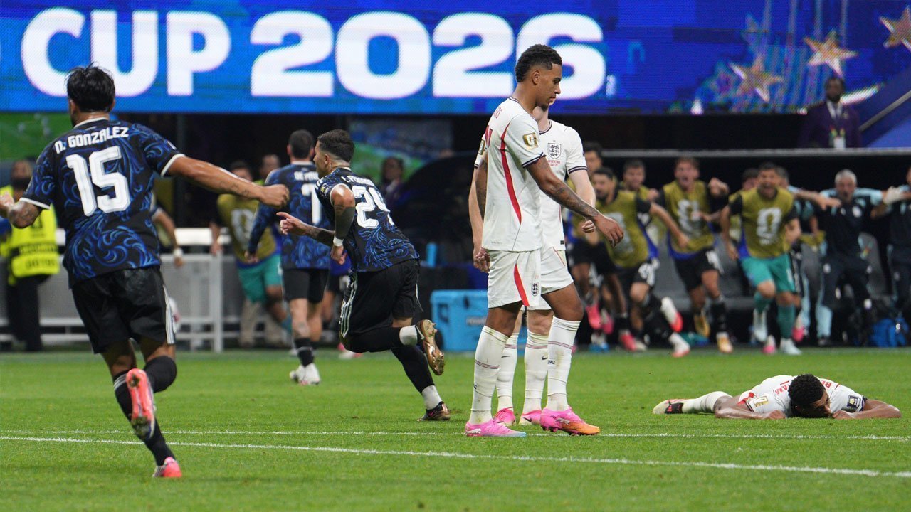 Enzo Fernandez mencetak gol penyama kedudukan pada laga Inggris vs Argentina