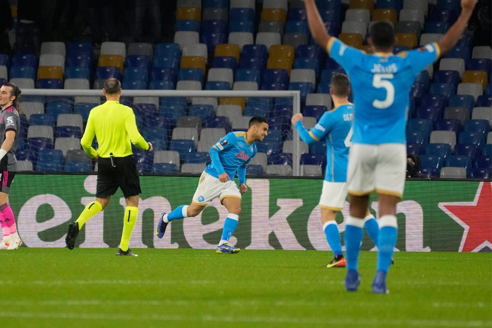 Napoli Tampil Perkasa dan Menang 2-0 atas Carrare