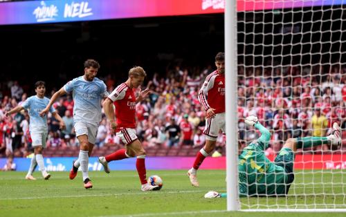 Arsenal Tampil Perkasa, Manchester City Dipermalu