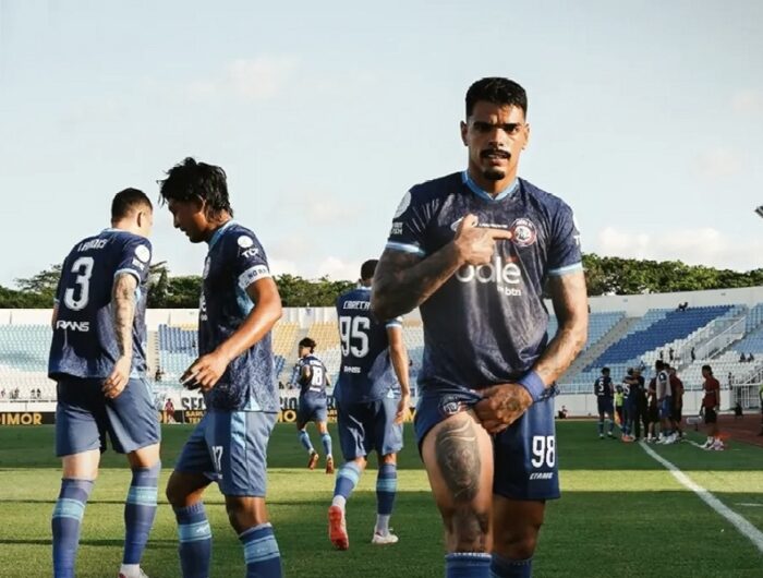 Pesta Gol Arema FC! Isenmulang Kalteng FC