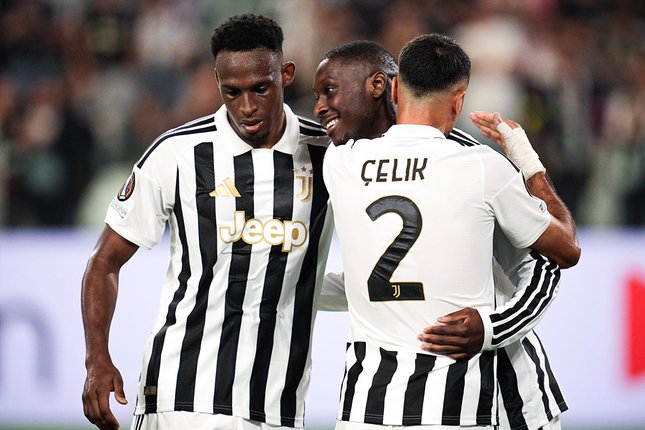 Juventus merayakan gol Randal Kolo Muani ke gawang NEC