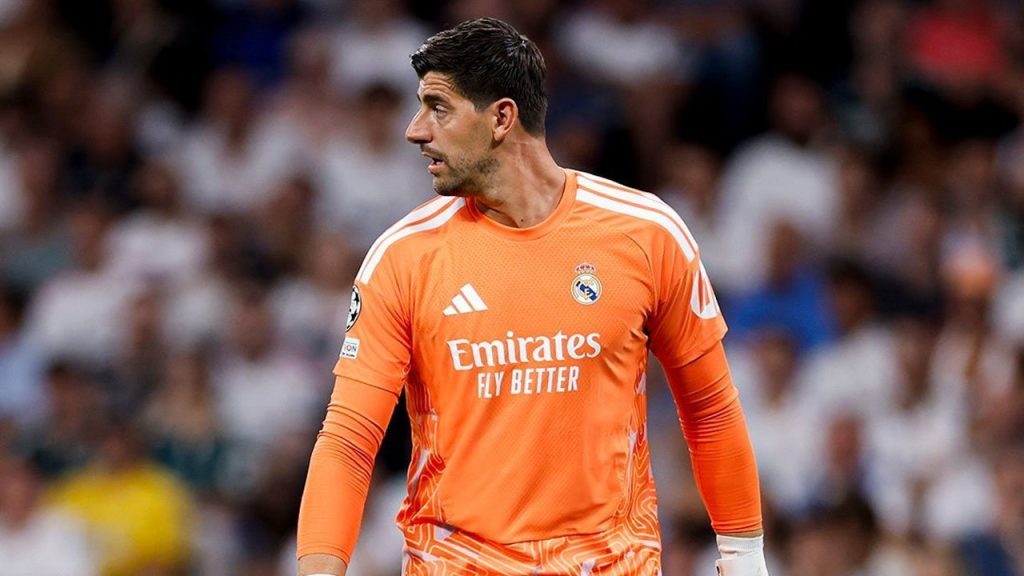 Thibaut Courtois kiper Real Madrid dalam pertandingan Liga Champions